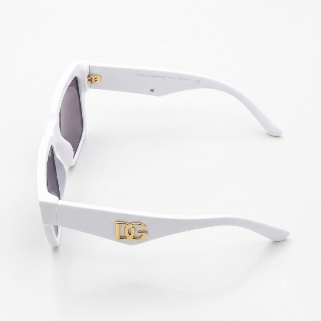 Elegance Bold Square Frame Sunglasses with Gold Emblem