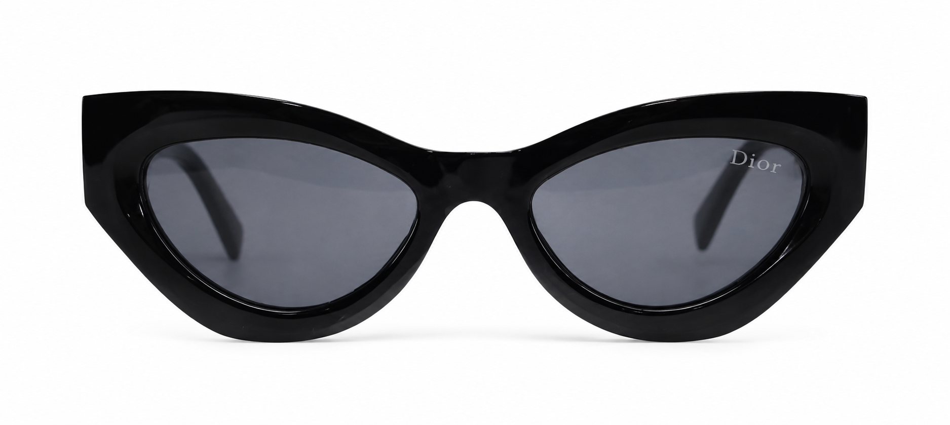 18036 Oversized Cat-Eye Sunglasses in Classic Black