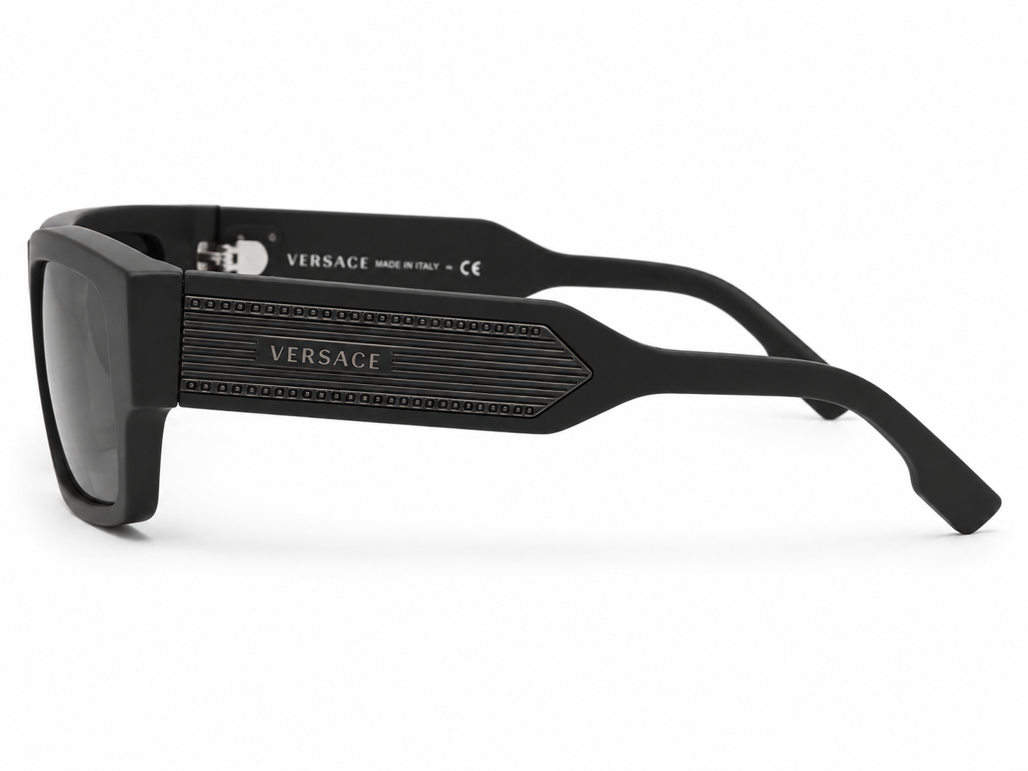 8485 - Black Polarized Sunglasses (Matte Black Frame / Dark Grey Lenses)