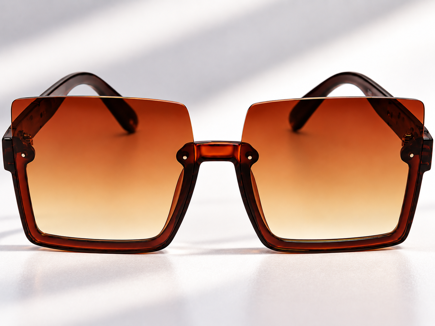 8872 Amber Luxe – Square Oversized Sunglasses
