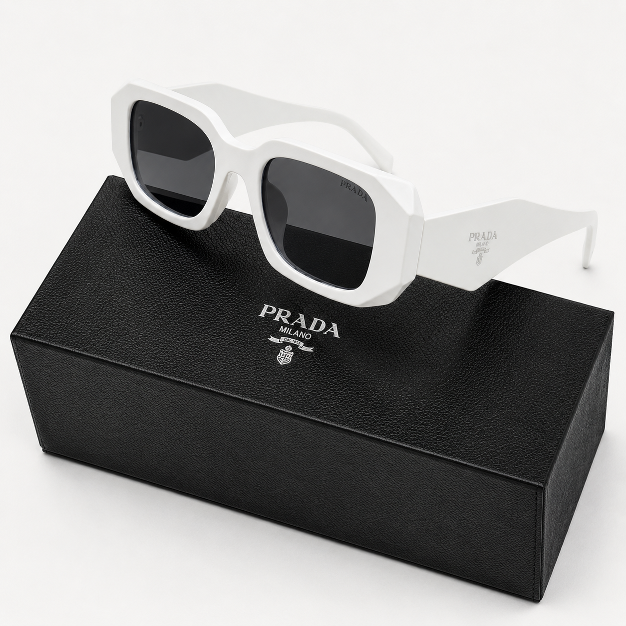 8251 Trendy White Large Frame